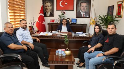 Öz İş Sağlık-Sen Aksaray Şube Başkanı Nizamettin Karabaş ve yönetim