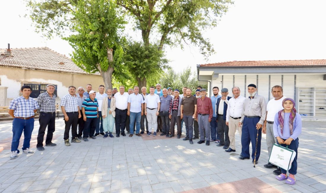 Aksaray Belediye Başkanı Dr. Evren Dinçer, düzenlenen aşure ikramları kapsamında