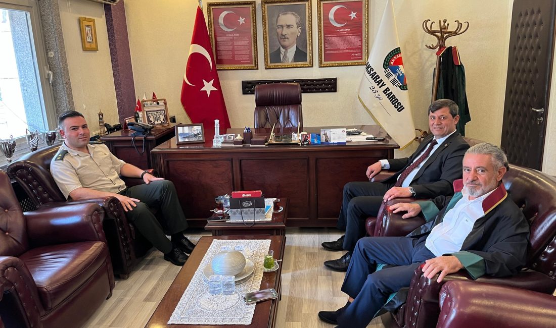 Aksaray’da kurumsal dayanışma güçleniyor: Baro’dan Askerlik Şubesine ziyaret Aksaray’da kurumlar arası iletişim ve iş birliği güçlenmeye devam ediyor.