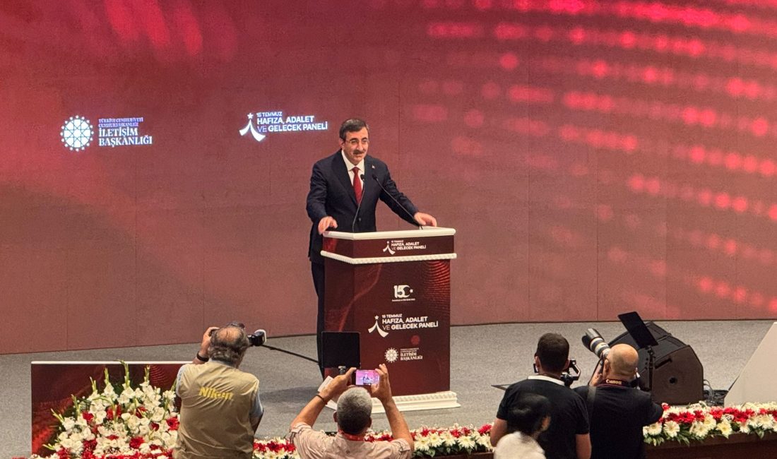 81 ilden ve 41 ülkeden gazetecinin katıldığı panelde, 15 Temmuz’un