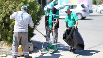 Aksaray Belediyesi tarafından şehrin dört bir yanında temizlik çalışmaları yürütülüyor.