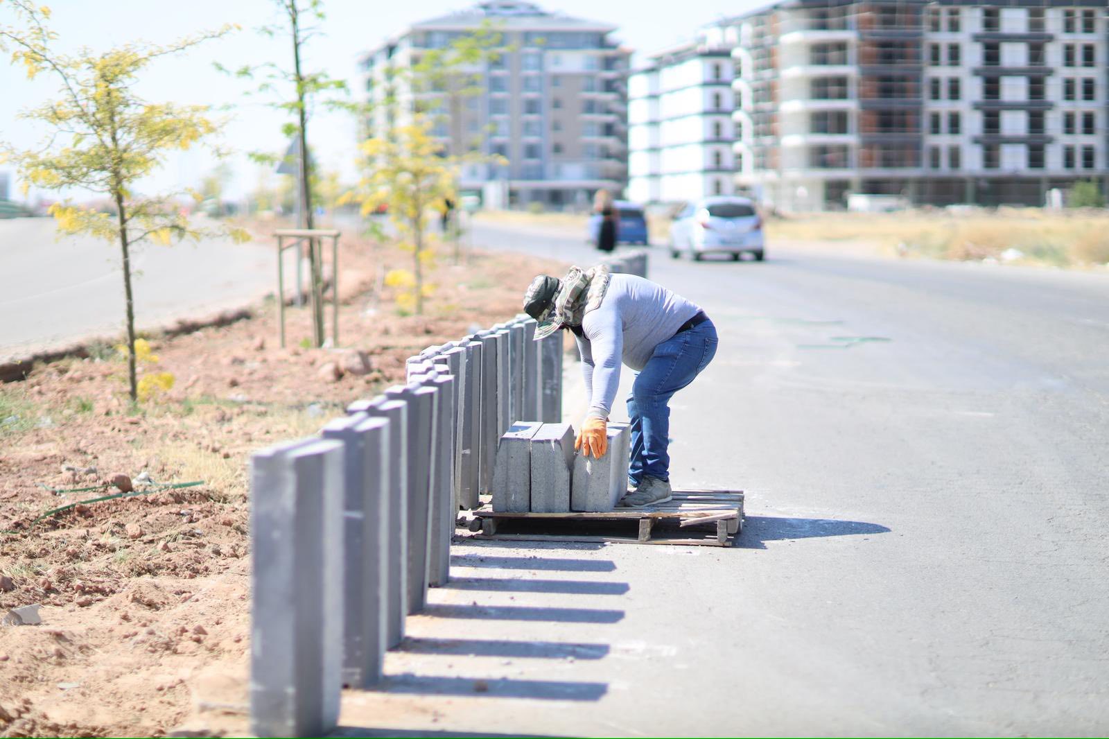 Aksaray Belediyesi, şehrin gelişen mahallelerinden Tacin’de altyapı ve çevre düzenlemelerine