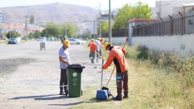 Aksaray Belediyesi şehrin dört biri yanında çevreyi korumaya yönelik çalışmalarına