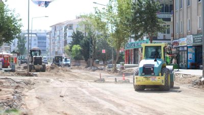 Aksaray Belediyesi, şehir genelinde yürüttüğü alt ve üstyapı çalışmalarına hız