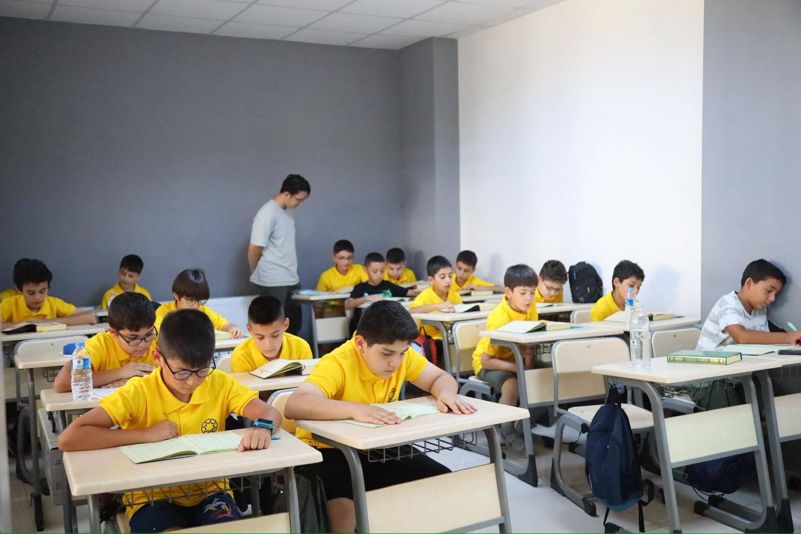 Aksaray Belediyesi tarafından kurulan Bilgihaneler, yaz döneminde de faaliyetlerine ara