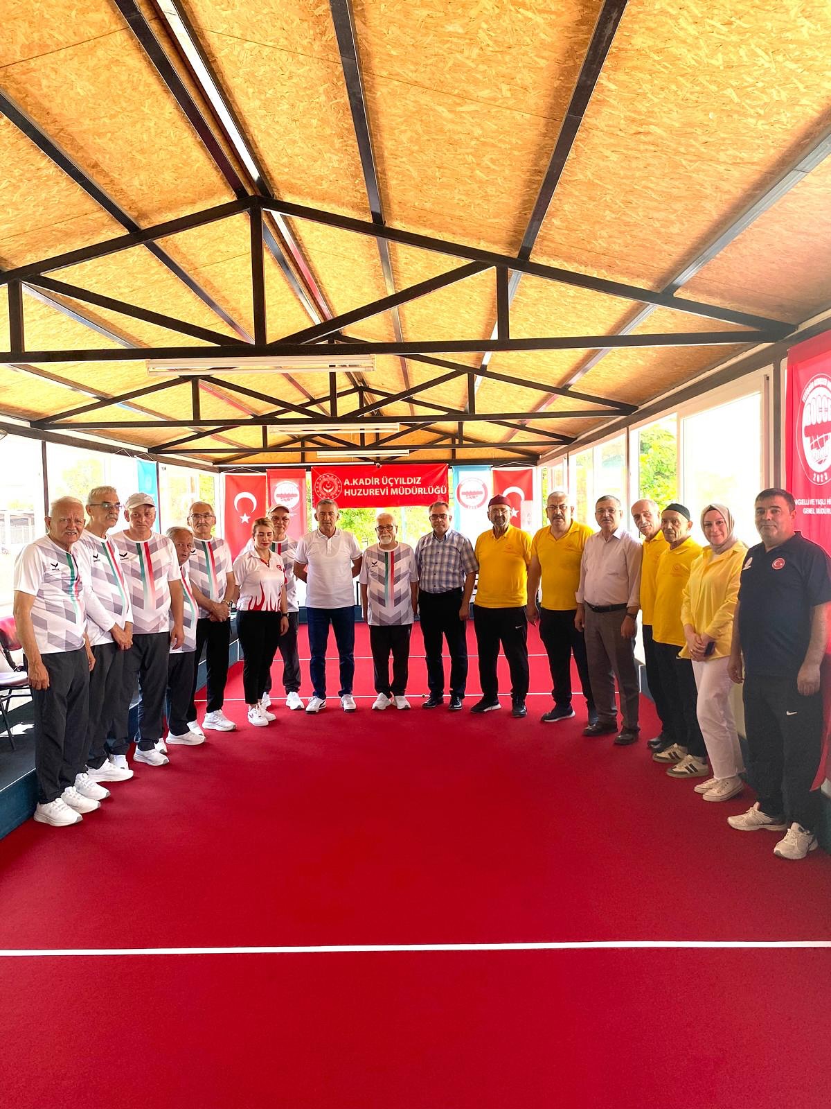 Aksaray A. Kadir Üçyıldız Huzurevi sakinleri, Niğde Bor Ahmet Kuddusi