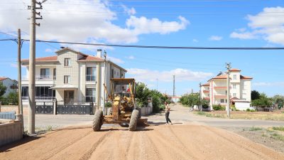 Aksaray Belediyesi, şehir genelinde sürdürdüğü altyapı ve üstyapı yatırımlarına hız