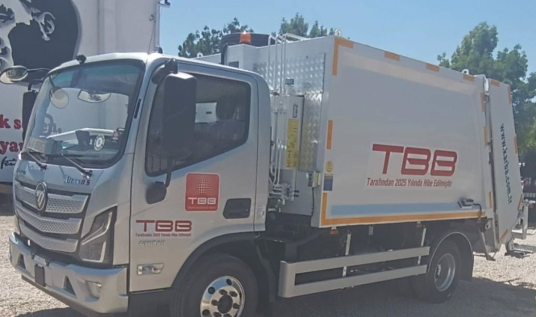 Saratlı Belediye Başkanlığına sıfır çöp kamyonu kazandırıldı. Saratlı Belediye Başkanı
