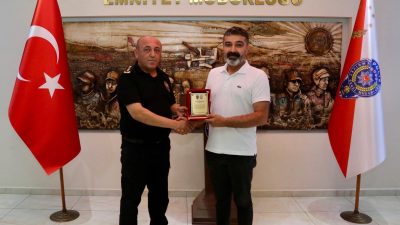 Aksaray İl Emniyet Müdürü Bekir Demir, emekliliğe ayrılan Polis Memuru