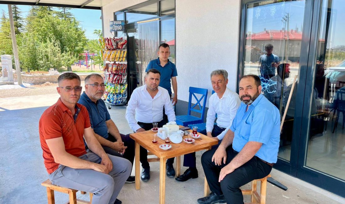 Eskil Belediye Başkanı Mustafa Zavlak, İlçe Başkanı Bayram Yalvaç ile