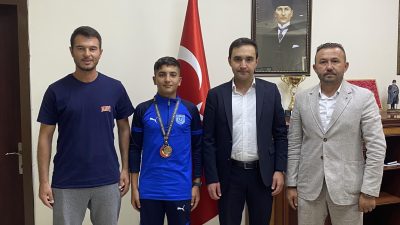Eskişehir’de düzenlenen U14 Türkiye Atletizm Şampiyonası hızlı yürüme branşında Türkiye