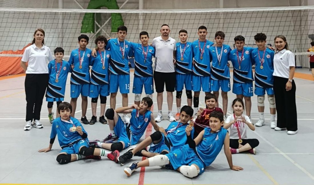 Aksaraylı sporcular Nevşehir ilinde yapılan Anadolu Yıldızlar Ligi (ANALİG) voleybol