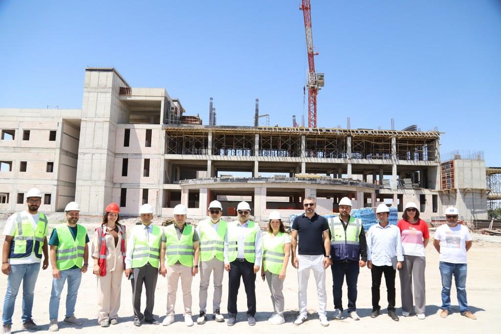 Aksaray Üniversitesi (ASÜ) Rektörü Prof. Dr. Alpay Arıbaş, yapımı devam