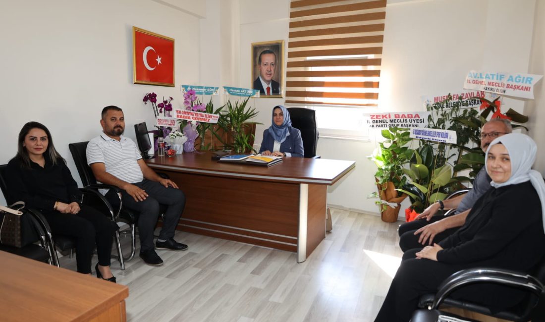 Öz-Sağlık-İş Aksaray Şube Başkanı Nizamettin Karabaş ve sendika yönetimi, AK