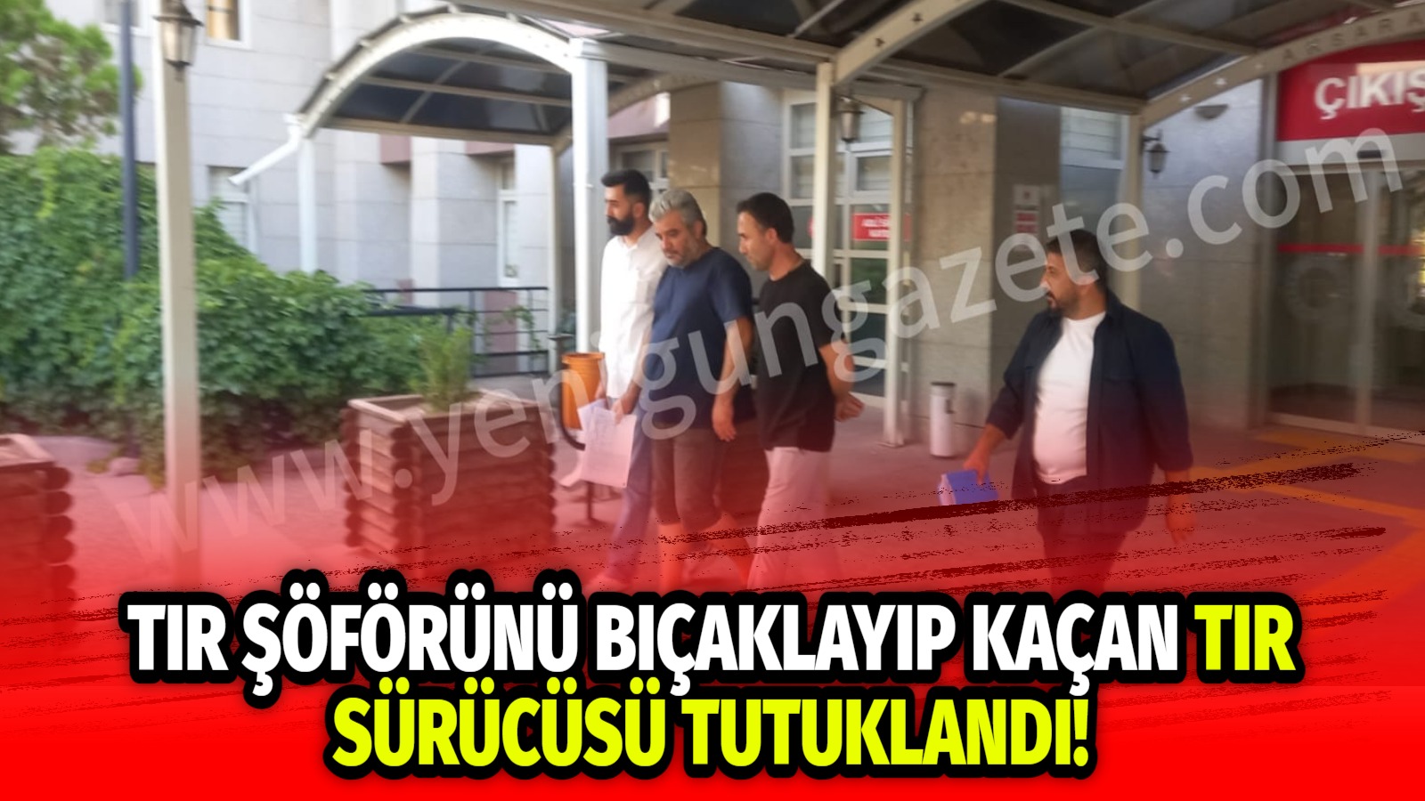 Aksaray’da trafikte yol verme kavgası kanlı bitti. Bir kişiyi bıçaklayıp