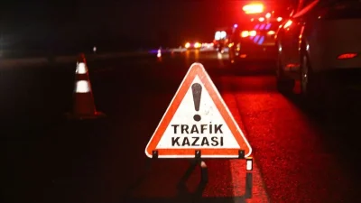 Kayseri'de meydana gelen kazada otomobille çarpışan 2 motosikletin çocuk sürücüleri