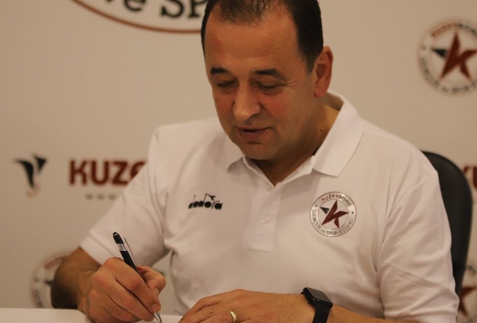 Kuzeyboru Kadın Voleybol Takımı, yeni sezona Başantrenör Mehmet Bedestenlioğlu yönetiminde