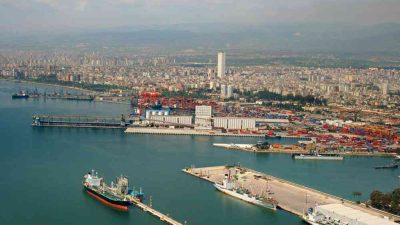 Aksaray ile Mersin arası yaklaşık 270 kilometredir. Bu mesafe, tercih