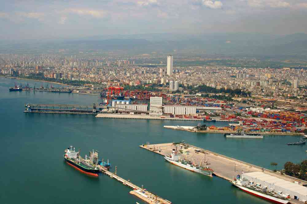Aksaray ile Mersin arası yaklaşık 270 kilometredir. Bu mesafe, tercih