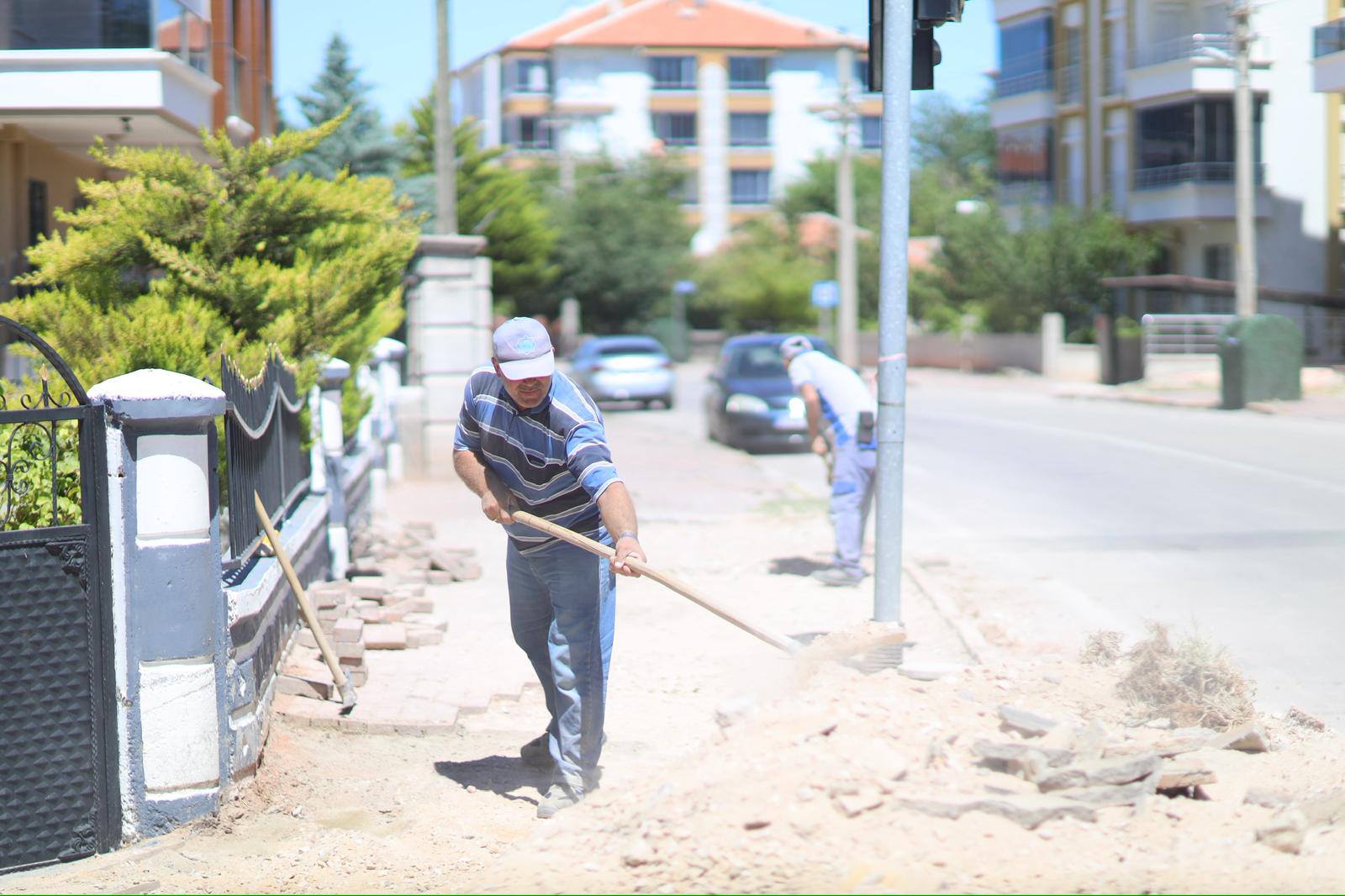 Aksaray Belediyesi, şehir estetiğini ve yaya güvenliğini önceleyen çalışmalarına bir