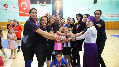  2025 Aile Yılı etkinlikleri çerçevesinde düzenlenen 4. Geleneksel Voleybol Turnuvası’na