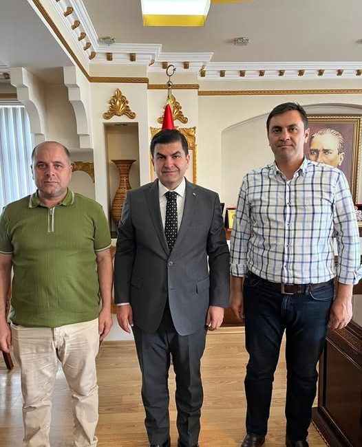Türkiye Kızılay Kırşehir İl Başkanı Servet Demir, Ortaköy Kaymakamı Ahmet