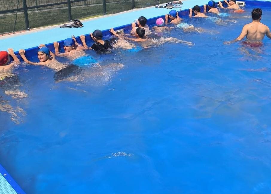 Gençlik ve Spor Bakanlığı’nın Türkiye genelinde yürüttüğü “Yüzme Bilmeyen Kalmasın”