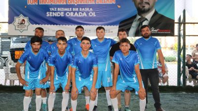 Ortaköy Belediyesi’nin yaz etkinlikleri kapsamında organize ettiği futbol turnuvasında mücadele