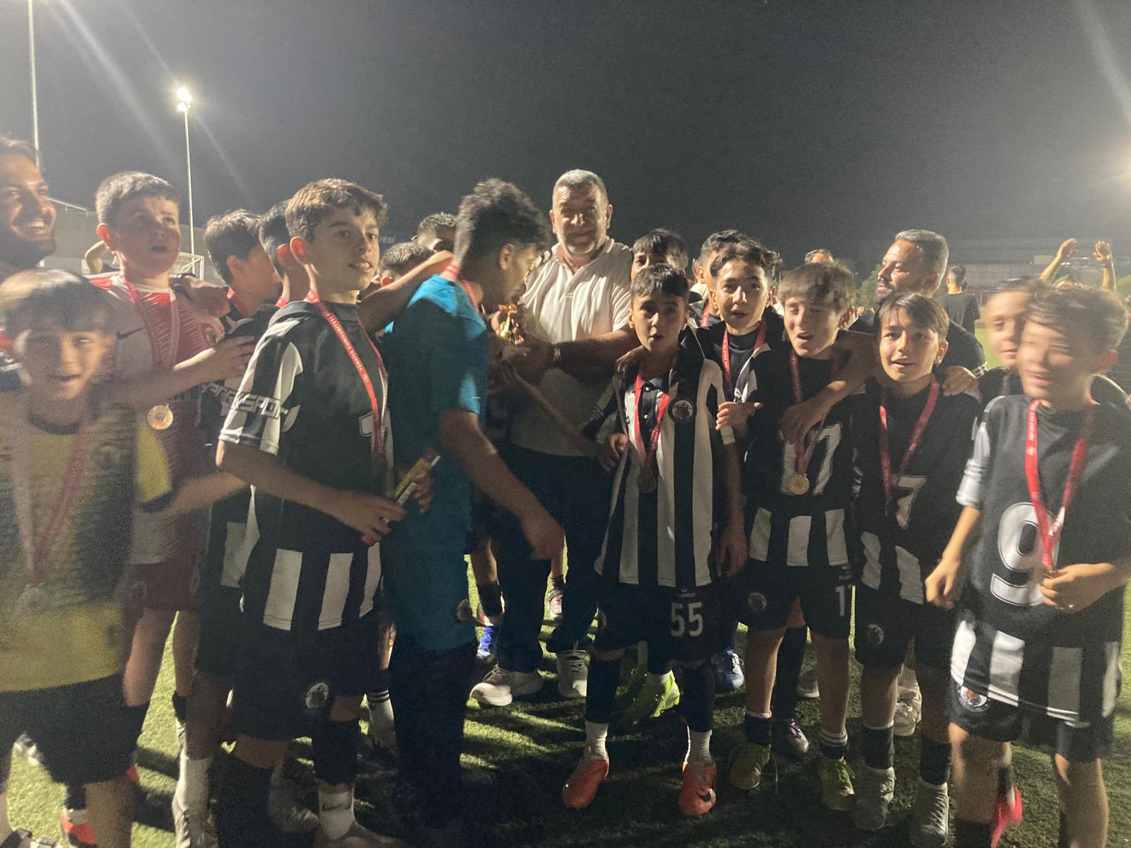 Aksaray’da amatör sporun kalbinin attığı U12 Futbol Ligi’nde sezon tamamlandı.