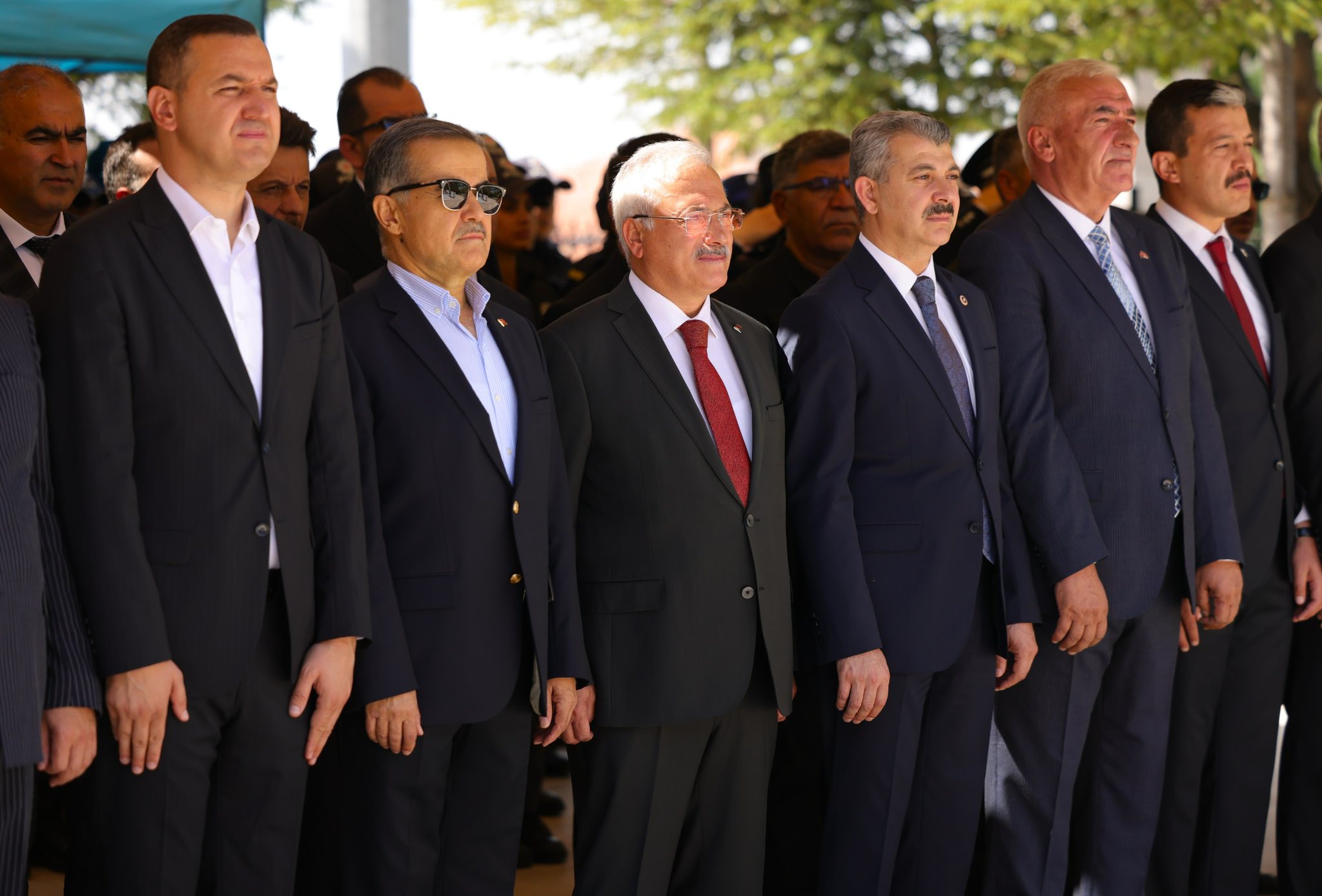 Vali Kumbuzoğlu ve milletvekilleri, 15 Temmuz’un yıl dönümünde şehit kabirlerine