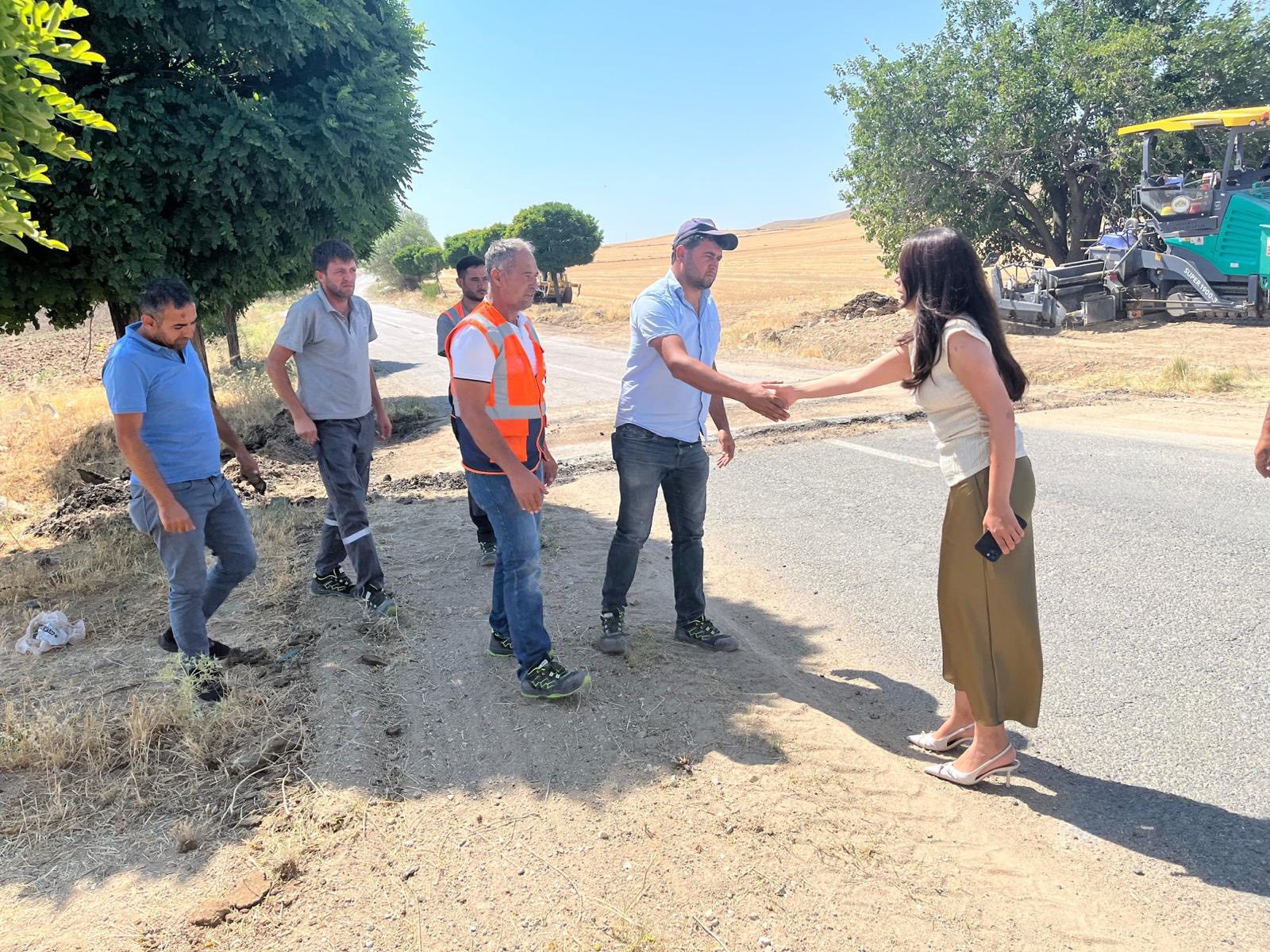 Sarıyahşi Kaymakamı Miyase Demirkoparan, ilçeye bağlı Boğazköy köyünde devam eden