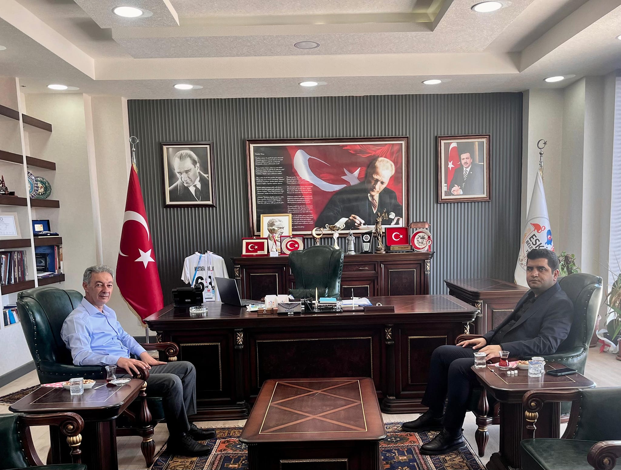 Eskil Belediye Başkanı Mustafa Zavlak’ı görev süresinin tamamlayan Eskil Cumhuriyet