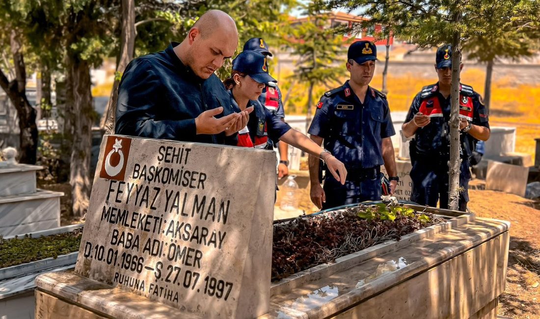 Ağaçören’de şehadetinin yıldönümünde anılan Şehit Başkomiser Feyyaz Yalman için kabri
