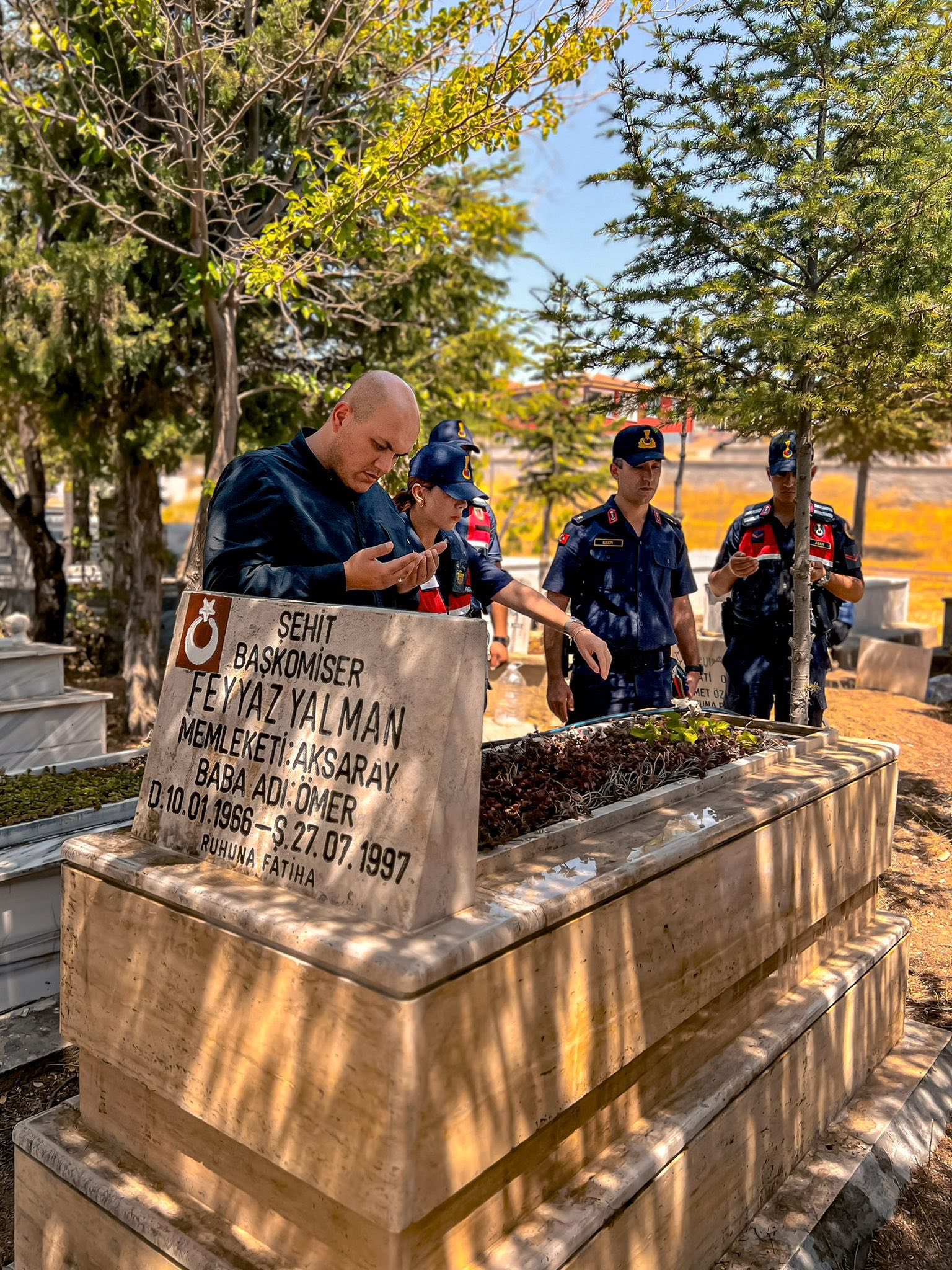 Ağaçören’de şehadetinin yıldönümünde anılan Şehit Başkomiser Feyyaz Yalman için kabri