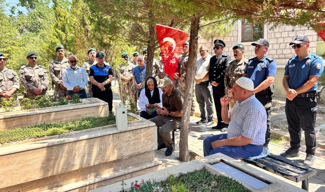 Ali Er ve Önder Güzel’in şehadet yıldönümünde Aksaray Şehitliği’nde dua
