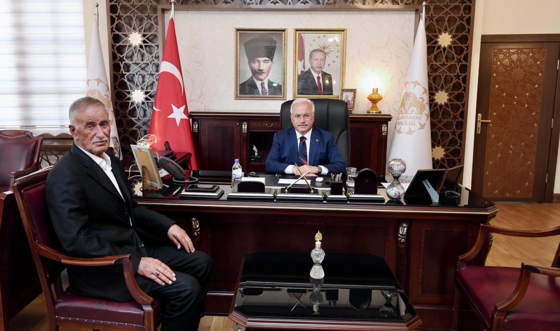 Aksaray Valisi Mehmet Ali Kumbuzoğlu, Selime Belediye Başkanı Turgut Yayatan’ı