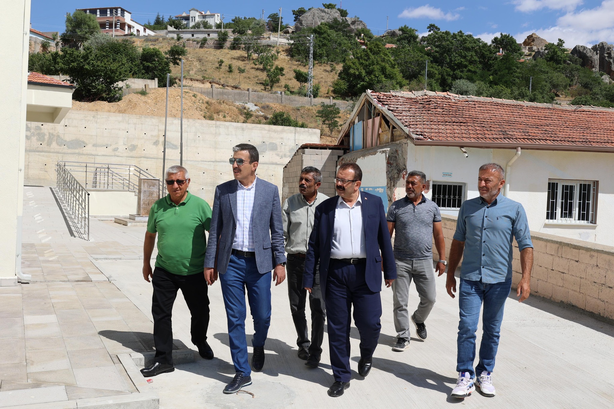 AK Parti Aksaray İl Başkanı Hamza Aktürk ve beraberindeki heyet,