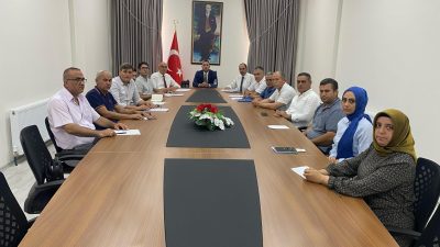 Sultanhanı Kaymakam Bilal Göksun başkanlığında düzenlenen toplantıda, ilçedeki öğrencilerin yaz