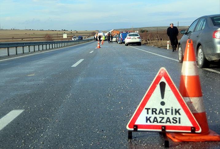 Sivas'ın Zara ilçesinde meydana gelen kazada, greyder ile uçuruma sürüklenen