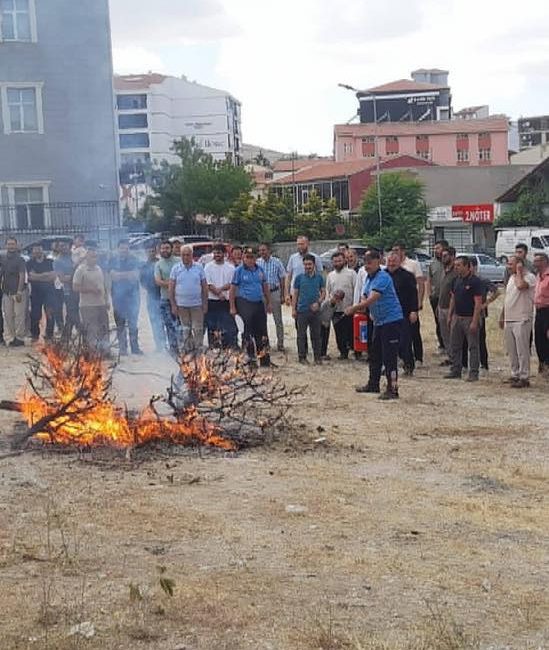 Aksaray’ın Ortaköy ilçesinde olası yangınlara karşı hazırlıklar sürüyor. İlçe Müftülüğü