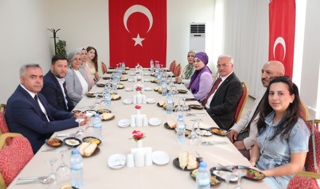 Aksaray Valisi Mehmet Ali Kumbuzoğlu, şehir içerisinde idari çalışmalarının yanı