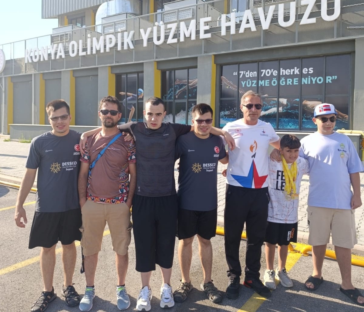 Otizmli sporcular madalyalarla dündü