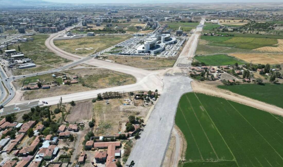 Şehrin yeni çevre yolu olan 40 metrelik çevre yolu çalışması