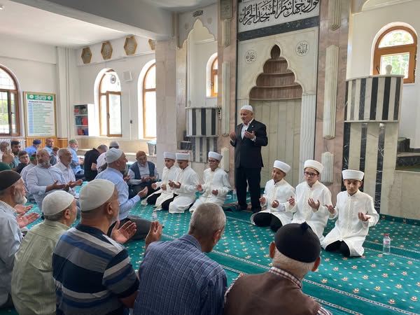 Aksaray’da Geylani Erkek Hafız Kur’an Kursunda eğitimlerini tamamlayarak hafız olan