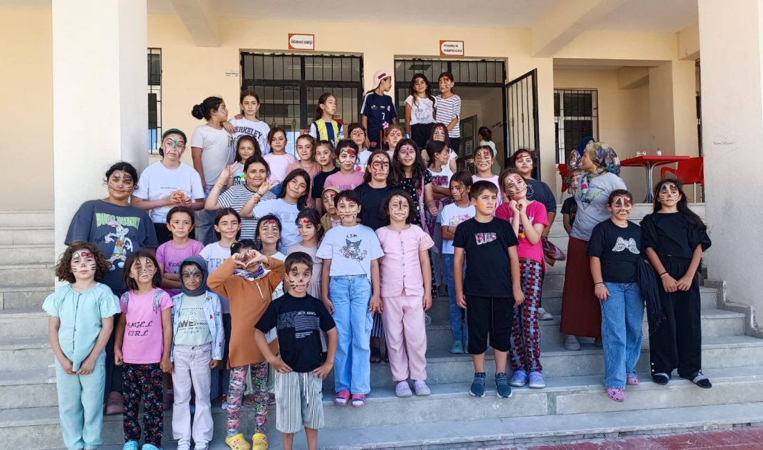 Aksaray İHH, her yıl geleneksel olarak Karne Şenliği ve Uçurtma