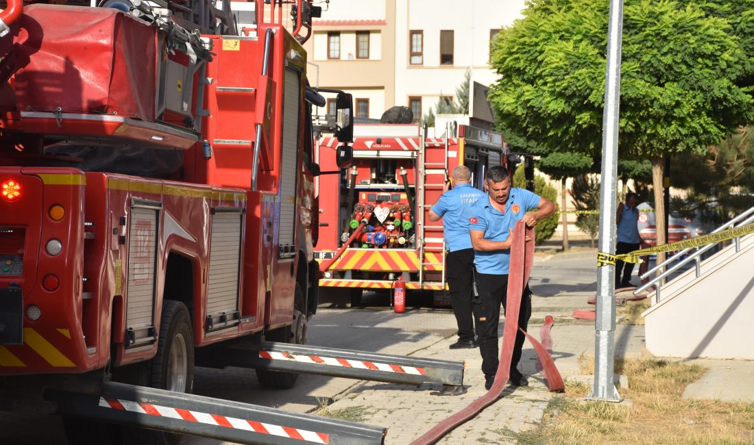 Karaman'da meydana gelen olayda bir apartmanda yangın çıktı. Çıkan yangın,