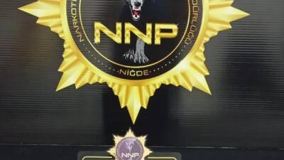 Niğde'de İl Emniyet Müdürlüğü  ekipleri tarafından düzenlenen uyuşturucu operasyonlarında gözaltına