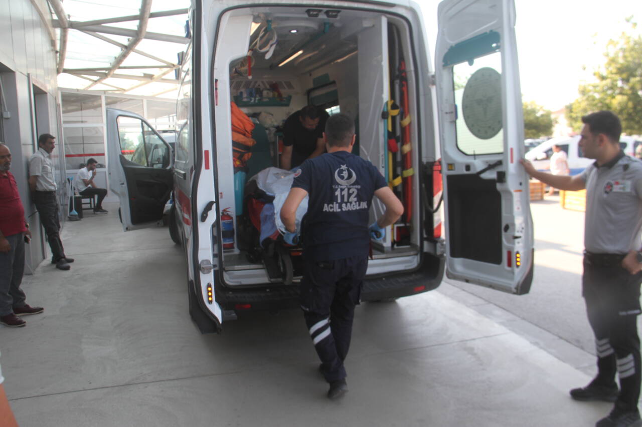 Konya'nın Beyşehir ilçesinde yaşanan olayda otogarda kavga çıktı. Bıçaklı kavgada