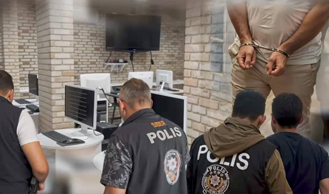 İçişleri Bakanı Ali Yerlikaya yaptığı açıklamasında, "Çevrimiçi çocuk müstehcenliği, bilişim