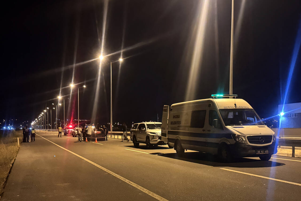 Kayseri'nin İncesu ilçesinde yaşanan olayda, motosiklet devrildi. Motosikletin devrilmesi sonucunda